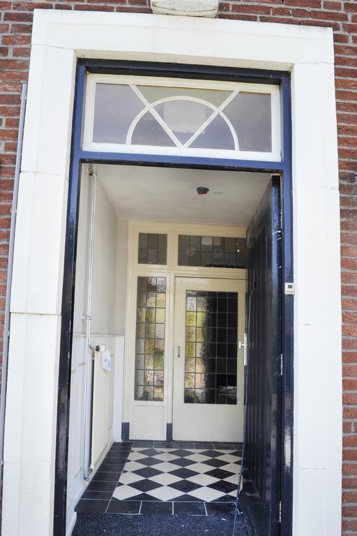 Hotel-Restaurant Thuis! Dinteloord Eksteriør billede