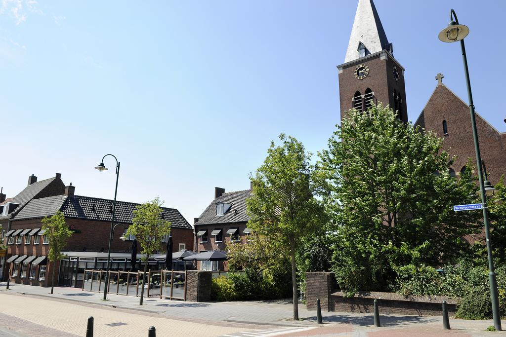 Hotel-Restaurant Thuis! Dinteloord Eksteriør billede