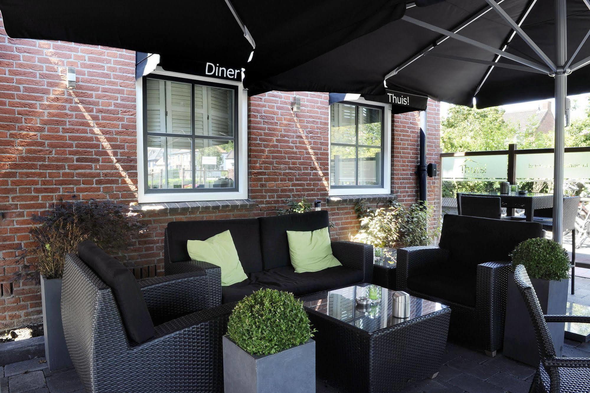 Hotel-Restaurant Thuis! Dinteloord Eksteriør billede