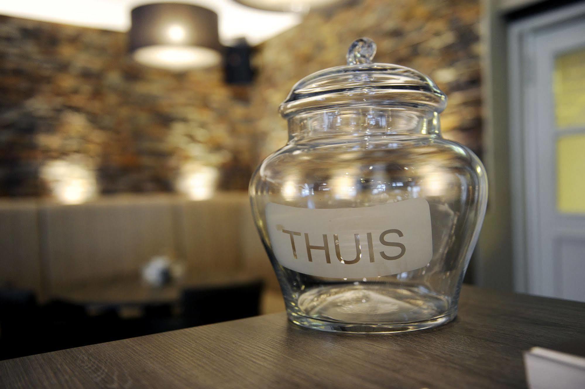 Hotel-Restaurant Thuis! Dinteloord Eksteriør billede